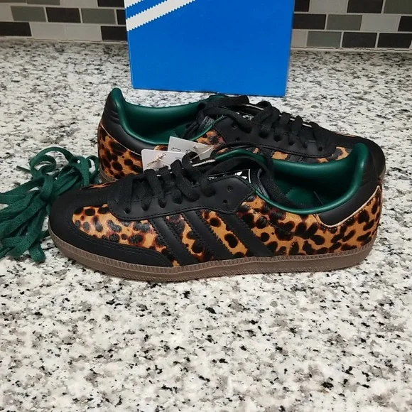 ADIDAS SAMBA LEOPARD OG SNEAKER, WOMENS 9 - Picture 2 of 5